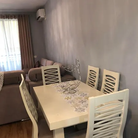 Cozy In , Albania Apartment